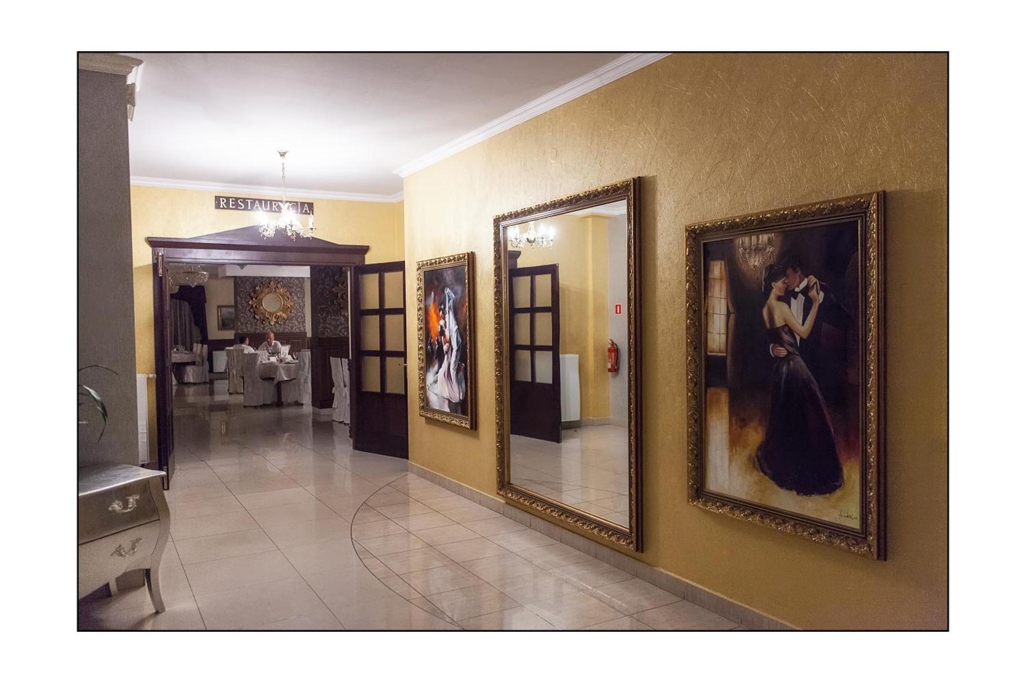 Hotel Lord Debica Exterior photo